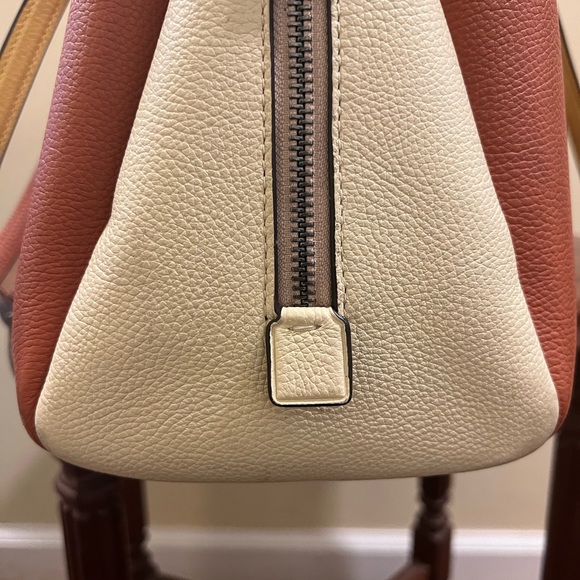 Lora Carryall In Colorblock Signature - Picture 3 of 8